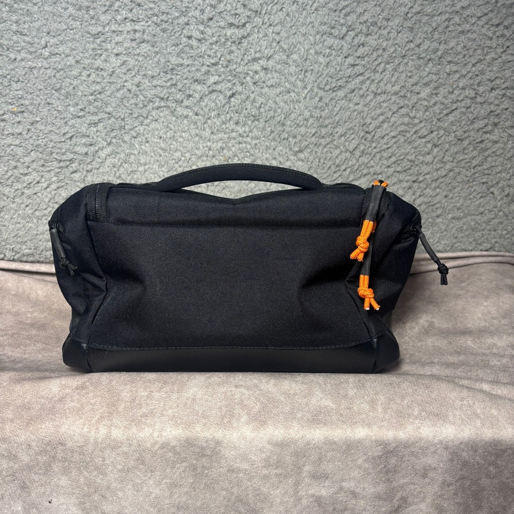 Orvis Black Ballistic Nylon Hanging Toiletry Kit Dopp Bag Orange Interior - Picture 3 of 7